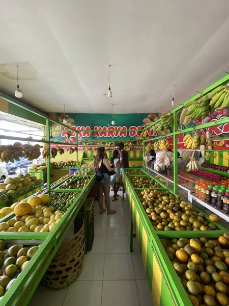 Jakarta Indonesia 2021 Disparo Vertical Estantes Frutas Verduras Almacén Yakarta —  Fotos de Stock