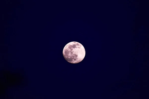 Uma Vista Fascinante Lua Cheia Céu Noturno — Fotografia de Stock