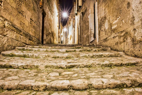 Die Straßen Der Stadt Matera Auf Einem Felsvorsprung Der Region — Stockfoto
