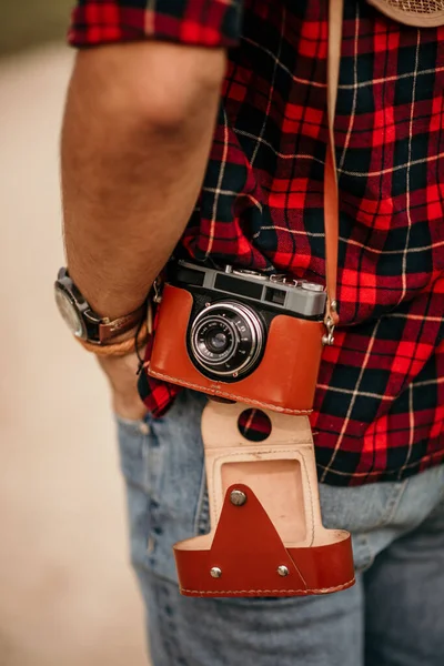 Male Photographer Vintage Camera Hanging His Shoulder Walking Field — Stock Photo, Image