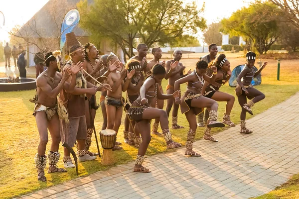 Annesburg Jižní Afrika Srpna 2021 Tradiční Afričtí Tanečníci Vystupující Kmenových — Stock fotografie