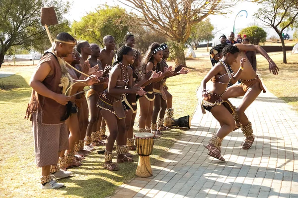 Annesburg Jižní Afrika Srpna 2021 Tradiční Afričtí Tanečníci Vystupující Kmenových — Stock fotografie