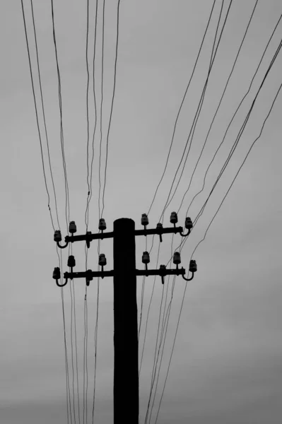 Uma Imagem Tons Cinza Uma Torre Transmissão — Fotografia de Stock