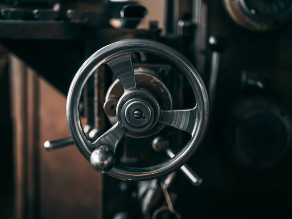 Ein Teil Einer Fräsmaschine Einem Raum — Stockfoto