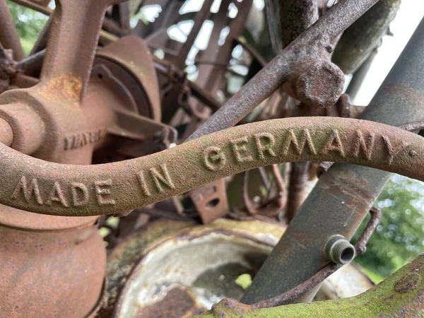 Een Close Shot Van Staal Met Made Germany Erop Geschreven — Stockfoto
