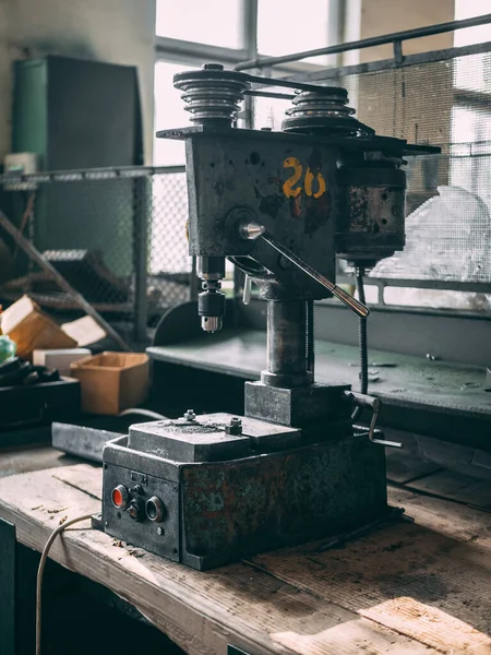 Bir Odada Eski Sıkıcı Bir Makine — Stok fotoğraf