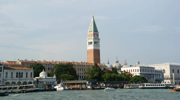 Venice Italië Jul 2011 Italiaanse Venetië Sightseeing Grachten Gondels Historische — Stockfoto