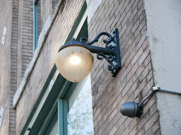 Vintage Street Lamp Brick Wall — Stock Photo, Image
