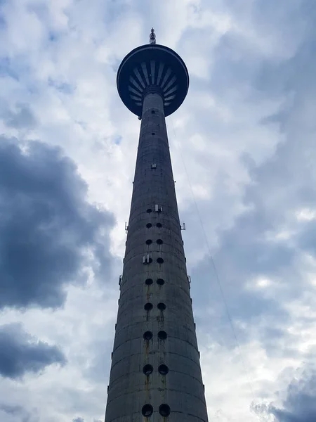 Zdjęcie Pionowe Wieży Telewizyjnej Tallinn Tallinie Estonia — Zdjęcie stockowe