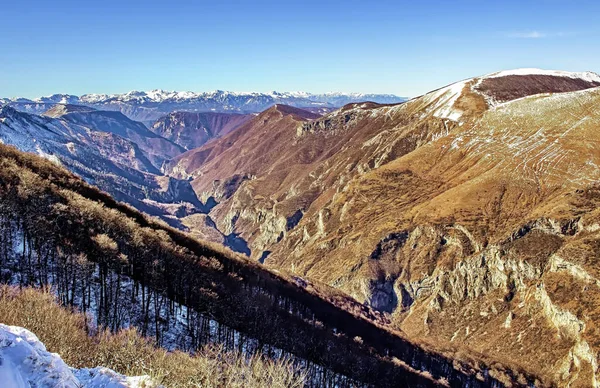 Die Ruhige Landschaft Eines Gebirges Einem Sonnigen Tag — Stockfoto