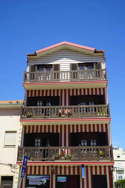 Coimbra Portugal Ago 2021 Lançamento Vertical Uma Casa Tradicional Portuguesa — Fotografia de Stock