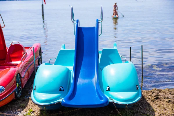Scivoli Colorati Plastica Sul Lago Costanza Mainau Germania — Foto Stock