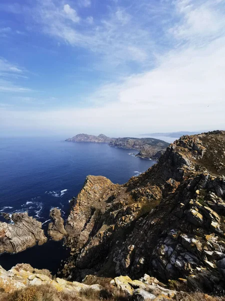 Een Prachtig Uitzicht Noord Atlantische Oceaan Stralend Onder Bewolkte Blauwe — Stockfoto