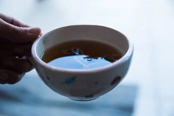 Nahaufnahme Einer Tasse Kaffee Männlicher Hand — Stockfoto