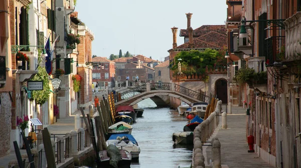 Talya Venedik Manzaralı Kanallar Tarihi Manzaralı Binalar — Stok fotoğraf