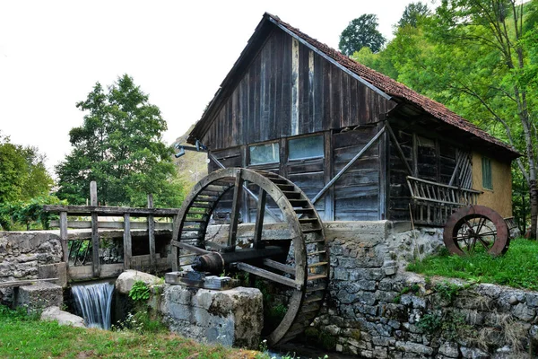 Vieux Moulin Bois Sur Ruisseau — Photo