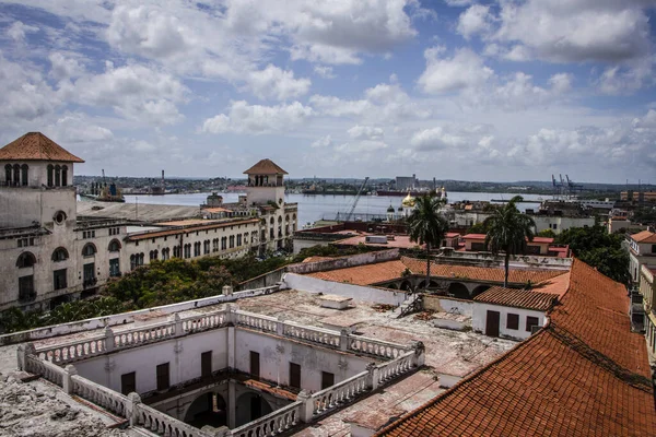 Edifícios Perto Rio Cuba — Fotografia de Stock