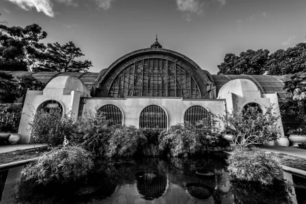 Balboa Park Taki Botanik Binası Nın Gri Tonlu Bir Görüntüsü — Stok fotoğraf
