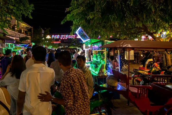 Siem Reap Cambodia Ago 2017 Vida Noturna Luzes Rua Bares — Fotografia de Stock