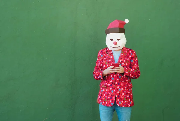 Foto Com Espaço Cópia Uma Pessoa Vestido Natal Usando Celular — Fotografia de Stock