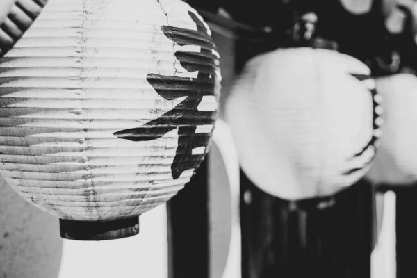 Чорно Білий Знімок Традиційних Ламп — стокове фото