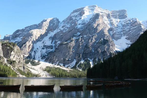 Den Fantastiska Alpina Sjön Braies Dolomiterna Bolzano Härlig Plats Italienska — Stockfoto