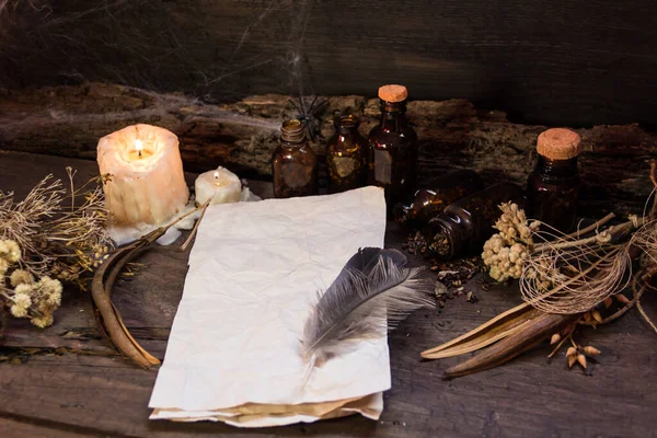 Conjunto Objetos Para Rituales Brujería Sobre Madera Rústica —  Fotos de Stock