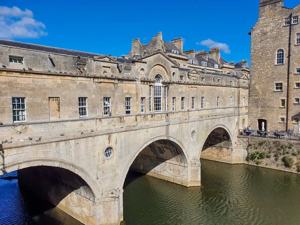 Denkmalgeschütztes Gebäude Pulteney Bridge — Stockfoto