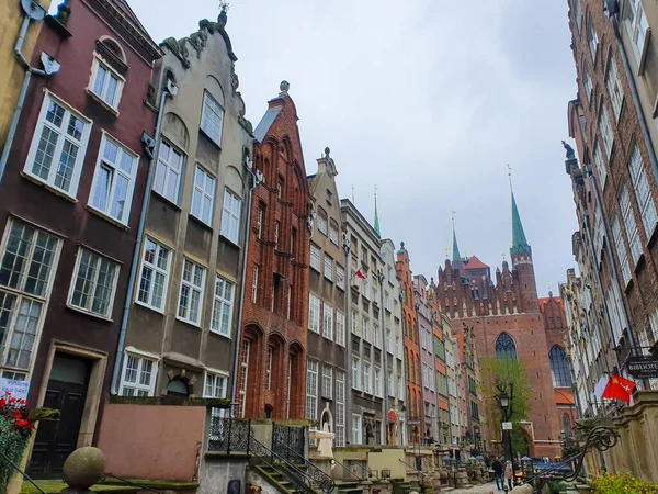 Atmosférické Dlážděné Mariacké Ulice Gdaňsku Bazilikou Marie — Stock fotografie