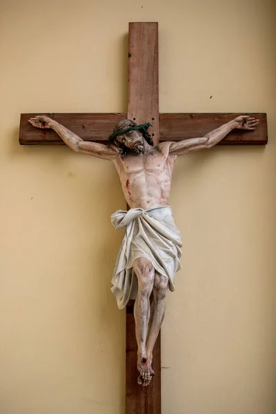 耶稣受难像基督钉十字架的雕像 — 图库照片
