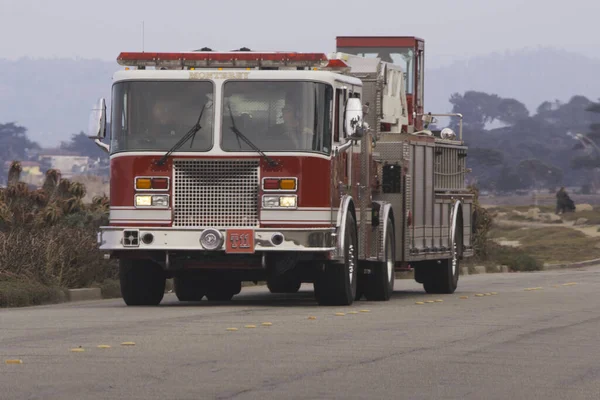 Monterey États Unis Sept 2021 Camion Pompiers Monterey Sur Ocean — Photo
