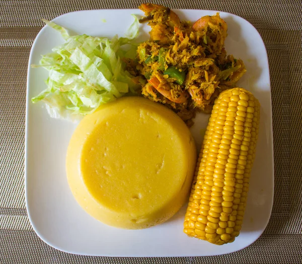 옥수수 샐러드와 맛있고 건강에 식사를 위에서 — 스톡 사진