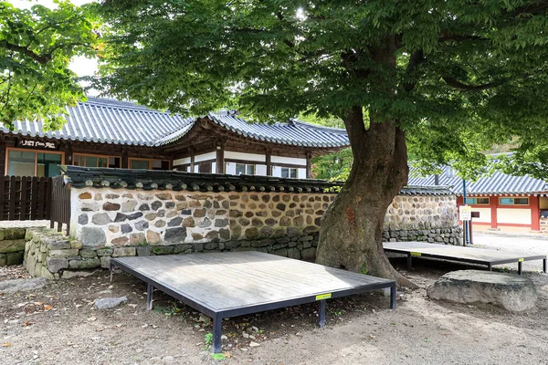 Ein Park Mit Traditionellen Asiatischen Gebäuden Hintergrund — Stockfoto