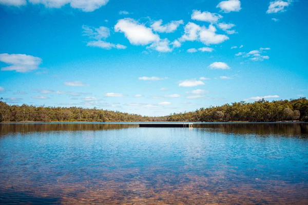 Transparent Lake Surrounded Dense Forest Sunny Morning — Stock Photo, Image