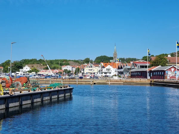 Una Hermosa Vista Lago Fondo Del Pueblo Complejo Hamburgsund Suecia — Foto de Stock