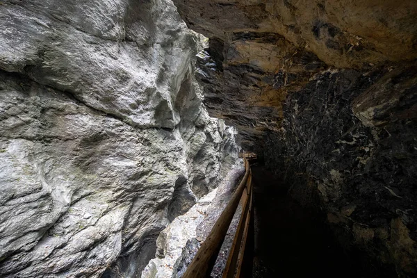 Paisaje Espeluznante Una Cueva Liechtensteinklamm Garganta Estrecha Pongau Austria —  Fotos de Stock