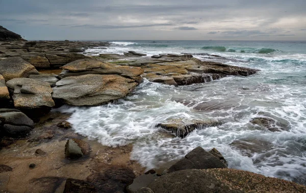 Una Foto Playa Point Cartwright Costa Sunshine Bañada Por Olas — Foto de Stock