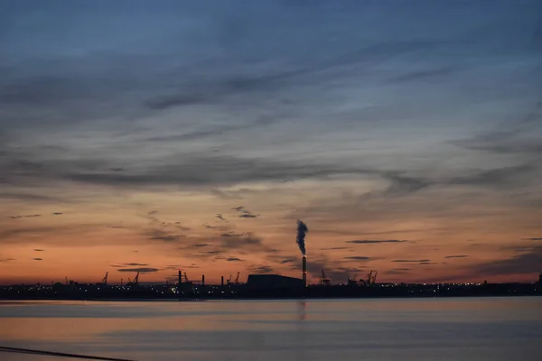 Una Vista Panoramica Paesaggio Urbano Oceano Durante Bellissimo Tramonto — Foto Stock