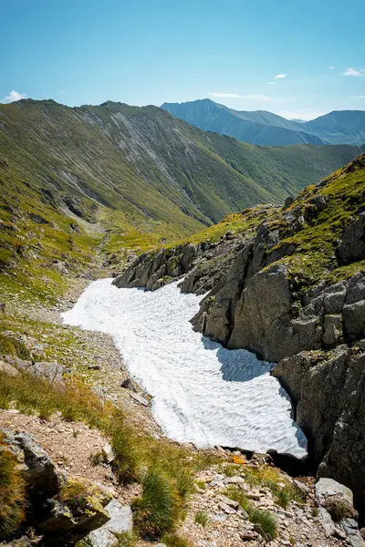 Ciel Bleu Sur Les Montagnes Lac Gelé — Photo