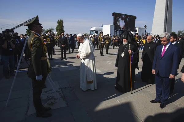 Yerevan Armenia Június 2016 Pápa Ferenc Látogató Örmény Tzitzernakaberd Népirtás — Stock Fotó