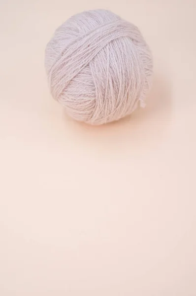 Vertical Shot Isolated Grey Yarn Beige Background Text Space — Stock Photo, Image