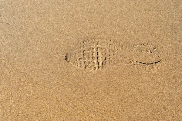 Een Close Van Schoenafdruk Het Zand — Stockfoto