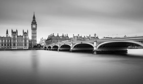 Plan Niveaux Gris Célèbre Big Ben Pont Sur Tamise Westminster — Photo