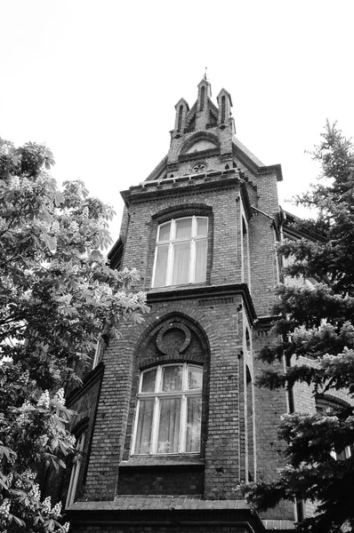 Vertical Grayscale Shot Tower Brick Building — Stock Photo, Image