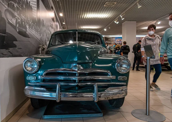 Brn チェコ共和国 2021年9月12日 改装された歴史的な青い車のフロントビュー ブルノの技術博物館創立記念日に実演されました — ストック写真