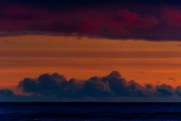 Günbatımı Gökyüzünün Büyüleyici Görüntüsü — Stok fotoğraf