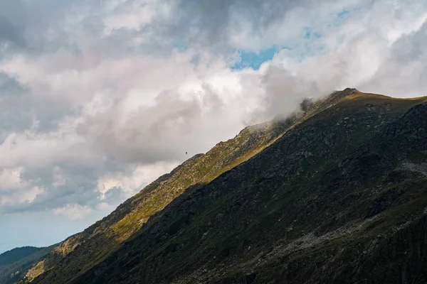 Cielo Nublado Sobre Las Montañas — Foto de Stock