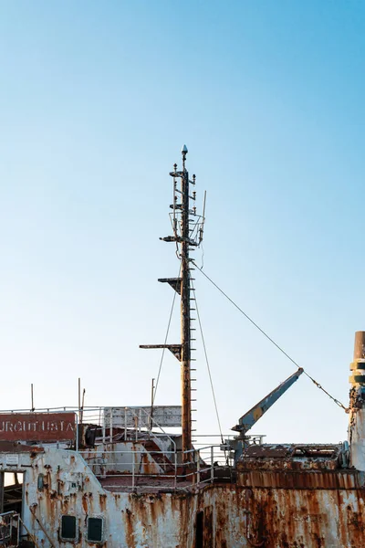 Mast Old Rusty Ship Sky — Stock Photo, Image