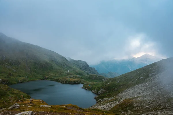 Hermoso Lago Balea Los Cárpatos Del Sur Rumania Tiempo Brumoso — Foto de Stock