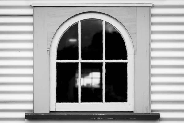 Una Toma Escala Grises Ventana Del Edificio — Foto de Stock